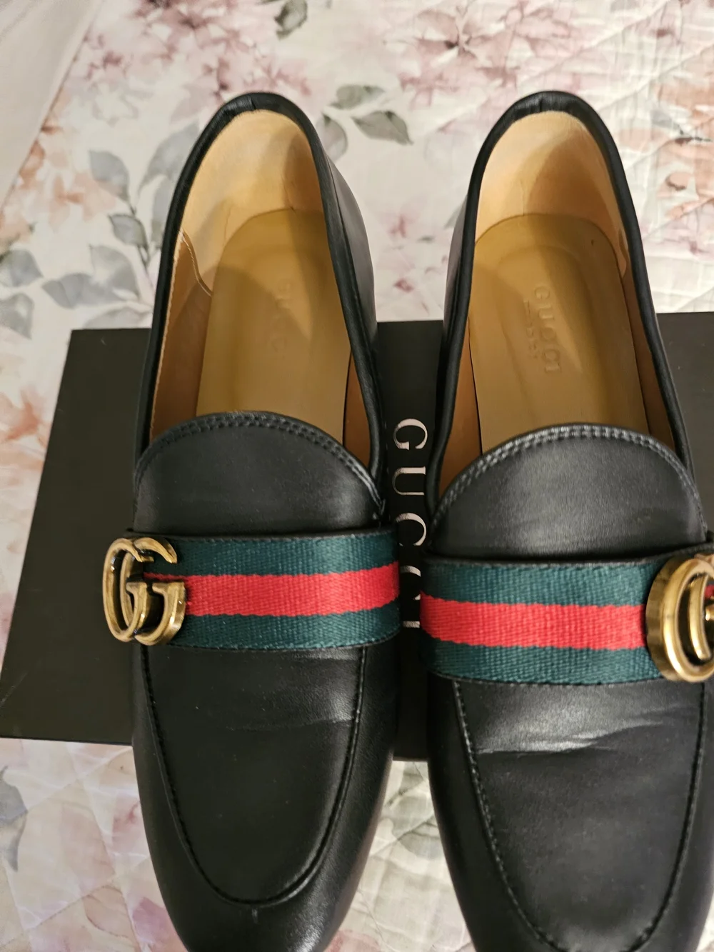 Gucci Black Leather Loafers with Green and Red Web and Gold Buckle - Picture 2 of 5